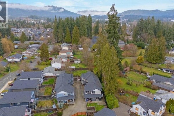 5869 Deuchars Dr, Duncan, BC, photo 2