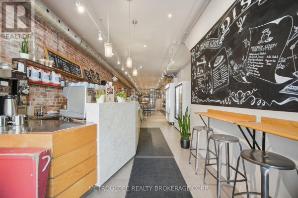587-589 College Street, Toronto, ON M6G1B2 Photo 5