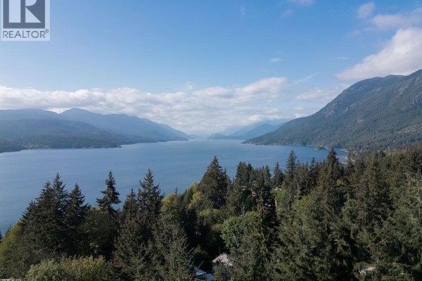 5872 Deerhorn Drive, Sechelt, BC V7Z0E1 Photo 5