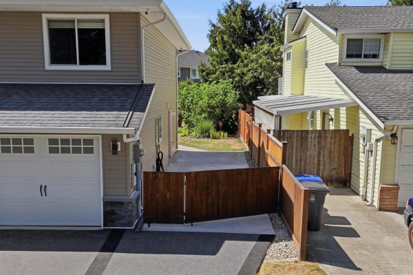 5873 169 Street, Surrey, BC V3S7A1 Photo 3