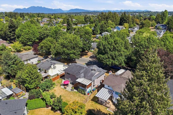 5873 169 Street, Surrey, BC V3S7A1 Photo 4