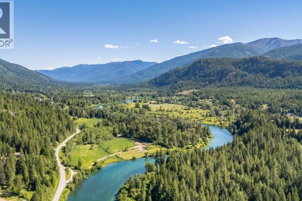 Primary Bedroom - 5875 Slocan River Road, Winlaw, BC V0G2J0 Photo 5