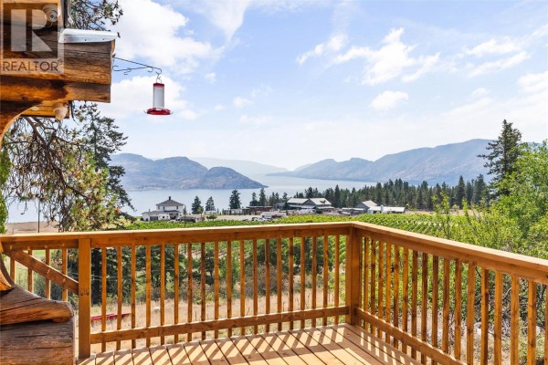 Kitchen - 5876 Victoria Street, Peachland, BC V0H1X4 Photo 2