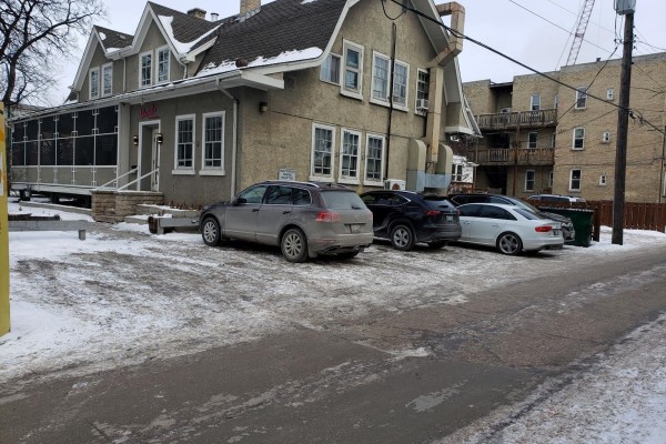 588 Broadway, Winnipeg, MB, photo 2