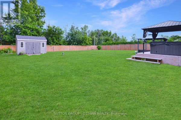 Laundry room - 588 Russell Road, Clarence Rockland, ON K0A2A0 Photo 2