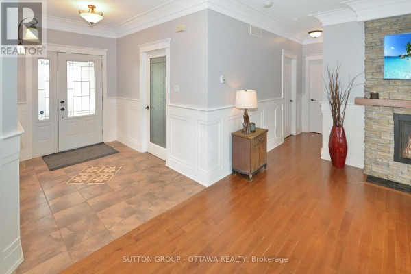 Dining room - 588 Russell Road, Clarence Rockland, ON K0A2A0 Photo 3