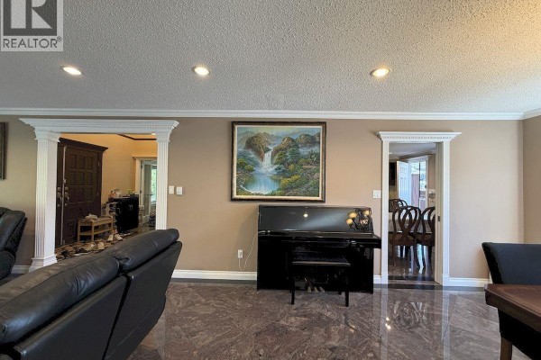 5885 Lincoln Street, Vancouver, BC V5R4P8 Photo 5