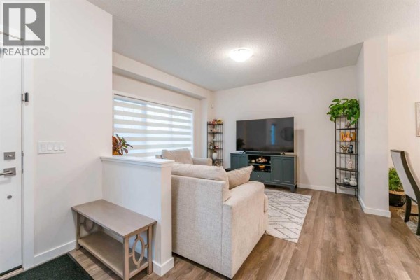 Kitchen - 589 Masters Road Se, Calgary, AB T3M2W3 Photo 3