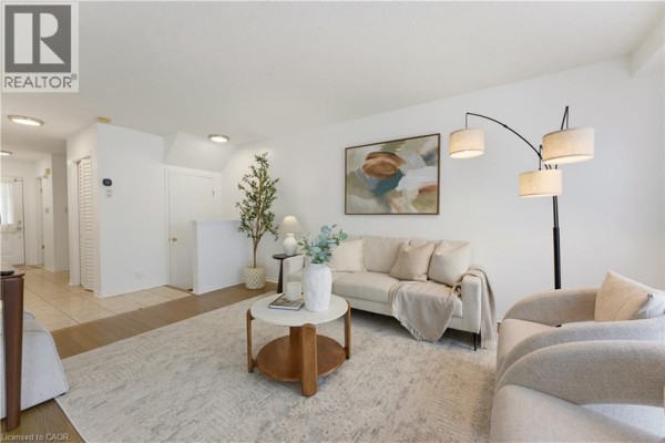 4pc Bathroom - 589 Mortimer Drive, Cambridge, ON N3H5M6 Photo 4