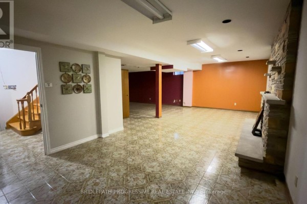 589 Sheppard Avenue E, Toronto, ON M2K1B4 Photo 2