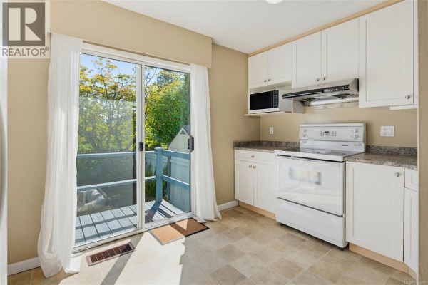 Bedroom - 59 3987 Gordon Head Rd, Saanich, BC V8N3X5 Photo 5