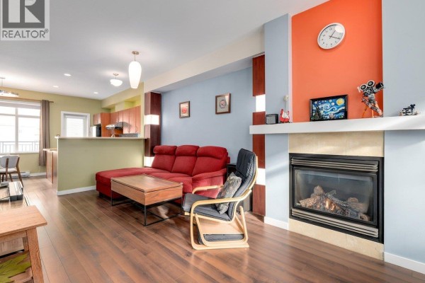 59 6528 Denbigh Avenue, Burnaby, BC V5H3R8 Photo 4
