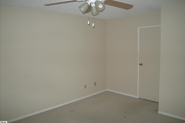 Primary Bedroom - #59 7604 29 Av Nw, Edmonton, AB T6K3Z2 Photo 4