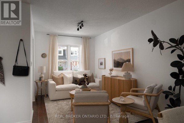 Kitchen - 59 Bastedo Avenue, Toronto, ON M4C3M8 Photo 3