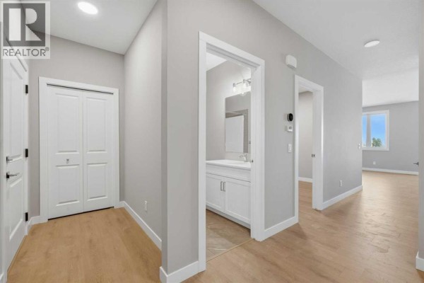 Foyer - 59 Belvedere Crescent Se, Calgary, AB T2A7Z9 Photo 5