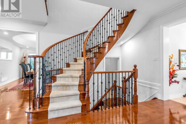59 Black Walnut Crescent, Richmond Hill, ON L4B3S3 Photo 4