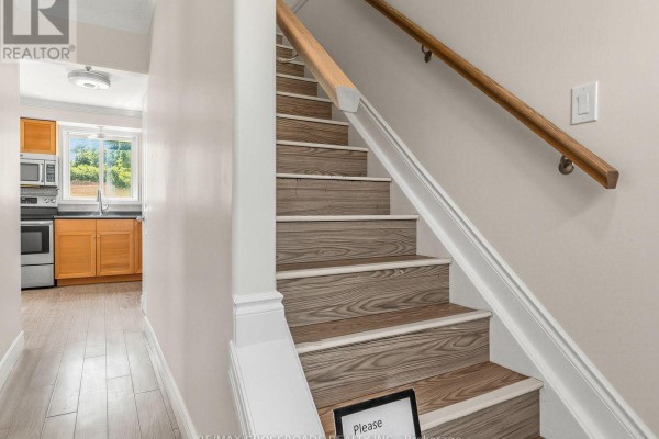 59 Chaucer Crescent, Barrie, ON, photo 3