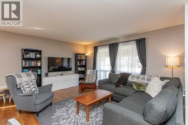 59 Mitchell Avenue, Red Deer, AB, photo 2