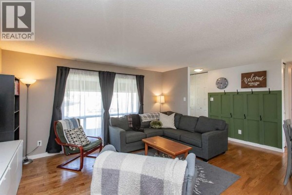 59 Mitchell Avenue, Red Deer, AB, photo 3