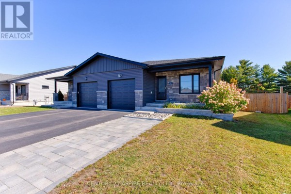 59 Noble Crescent, Petawawa