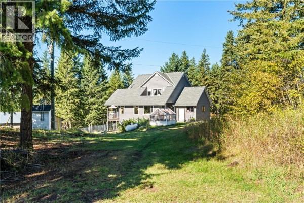 Full bathroom - 59 Rawlings Lake Road, Lumby, BC V0E2G1 Photo 5