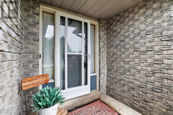 Kitchen - 59 Riverglen Drive, Georgina, ON L4P3K7 Photo 4