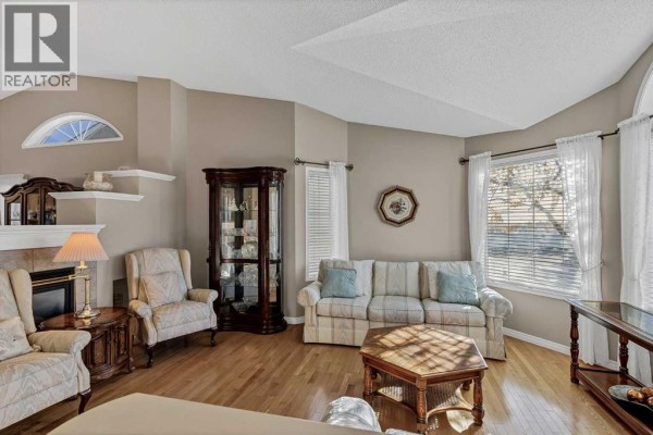 Bedroom - 59 Scotia Landing Nw, Calgary, AB T3L2K2 Photo 3
