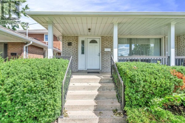 59 Stapleton Drive, Toronto, ON, photo 3