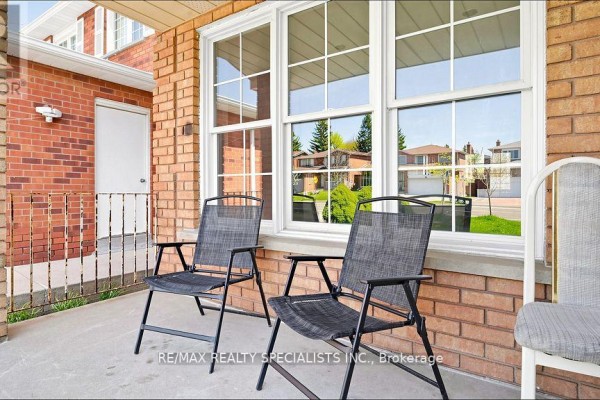 59 Sunforest Drive, Brampton, ON, photo 3