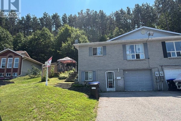 Family room - 59 Therrien Court, Penetanguishene, ON L9M1P6 Photo 2