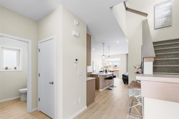 Living room - 59 Waxwing Street, Winnipeg, MB R2V5E3 Photo 3