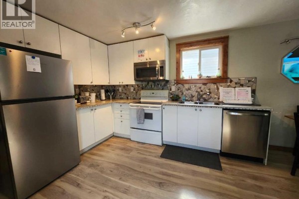 4pc Bathroom - 590 2 Street Sw, Drumheller, AB T0J0Y6 Photo 3