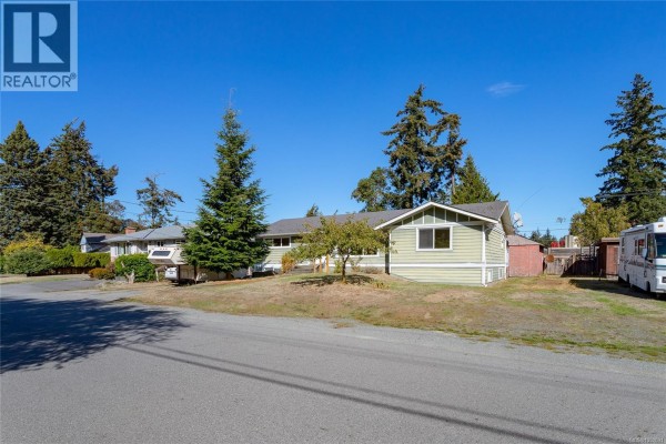 Storage - 590 Ridley Dr, Colwood, BC V9C1K4 Photo 2