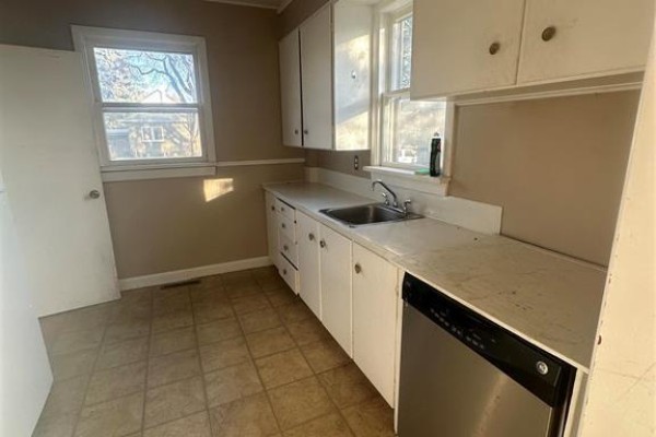 Dining room - 590 Third Avenue, Neepawa, MB R0J1H0 Photo 5