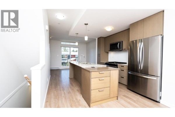 5902 Beachgate Lane, Sechelt, BC V7Z0S3 Photo 4
