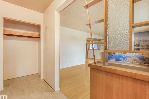 Family room - 5904 94 Av Nw, Edmonton, AB T6B0X8 Photo 4