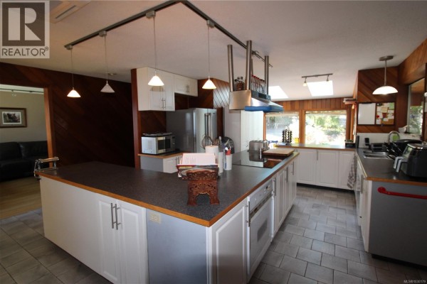 Recreation room - 5904 Garvin Rd, Union Bay, BC V0R3B0 Photo 3