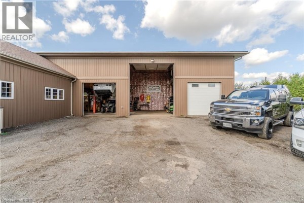 591 Governors Road E, Paris, ON, photo 2
