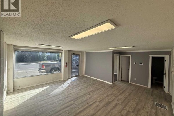 5912 54 Avenue, Red Deer, AB, photo 2