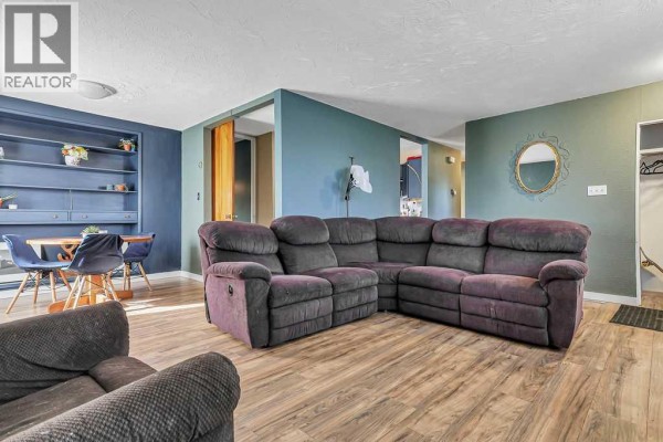 Bedroom - 5912 West Park Crescent, Red Deer, AB T4N1G1 Photo 5