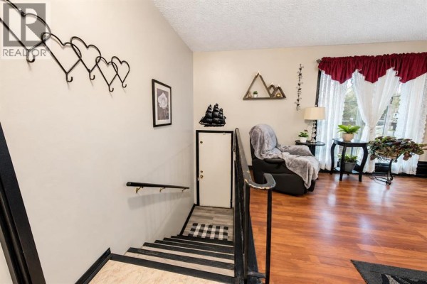 5918 57 Avenue, Red Deer, AB T4N4S7 Photo 4