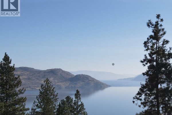 5918 Ehlers Road, Peachland, BC, photo 2