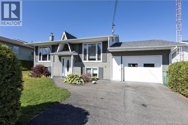 Foyer - 592 First Avenue, Grand Sault/grand Falls, NB E3Z1B3 Photo 2