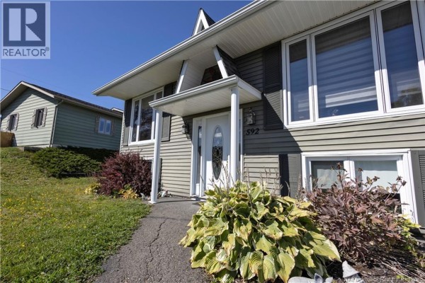 Bath (# pieces 1-6) - 592 First Avenue, Grand Sault/grand Falls, NB E3Z1B3 Photo 4