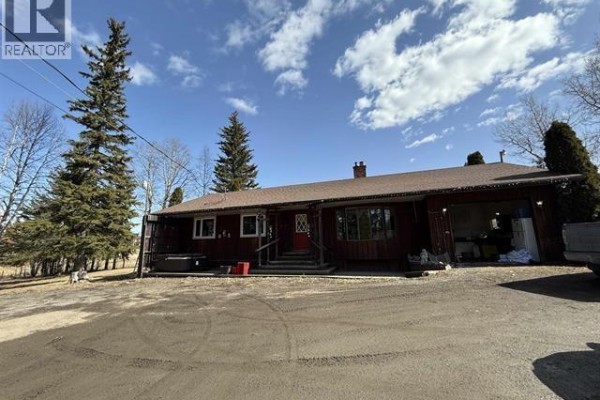 Kitchen - 5924 W 16 Highway, Prince George, BC V2N6K1 Photo 2