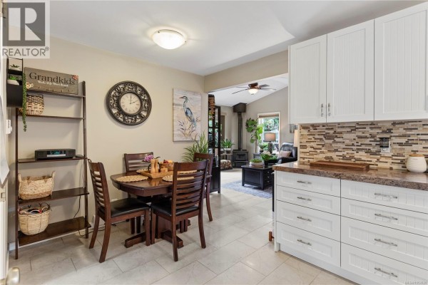 Ensuite - 5926 Broadway Rd, Nanaimo, BC V9V1E5 Photo 5