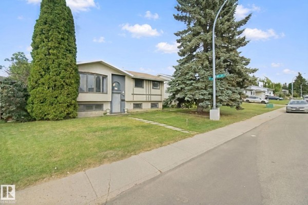 5928 11 Av Nw Nw, Edmonton, AB, photo 2