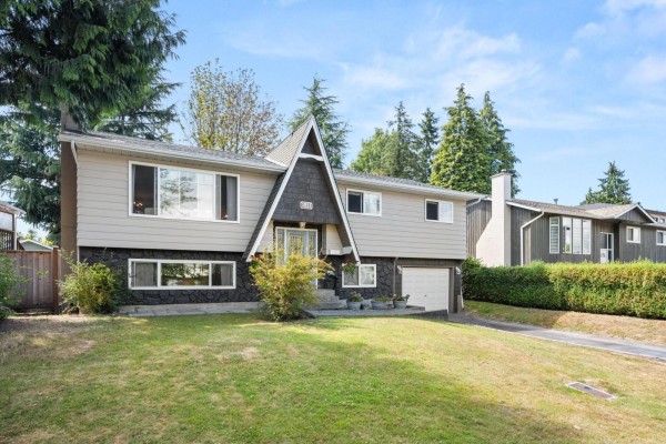 5933 Angus Place, Surrey, BC V3S4W8 Photo 4