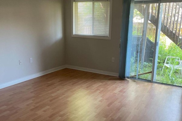 Primary Bedroom - 5933 Hemingway Road, Mississauga, ON L5M5M1 Photo 5