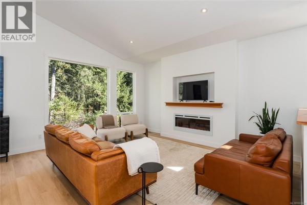 5938 Stillwater Way, Nanaimo, BC, photo 2